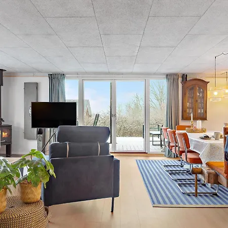 In With House A Panoramic View 度假居 Roslev